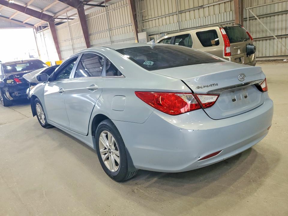 Photo 2 from auction – 2013 HYUNDAI SONATA with VIN 5NPEB4ACXDH506556