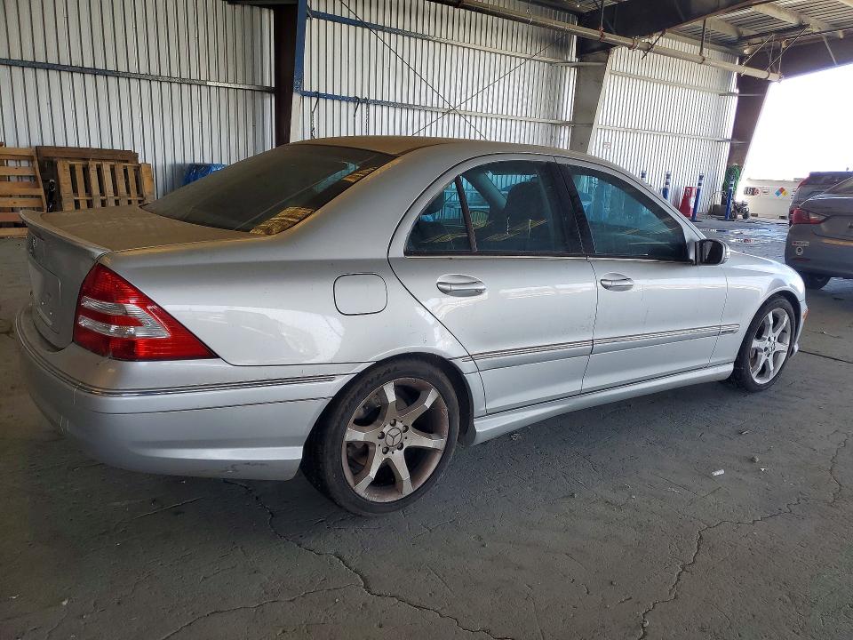 Photo 3 from auction – 2007 MERCEDES-BENZ C with VIN WDBRF52H17A934516