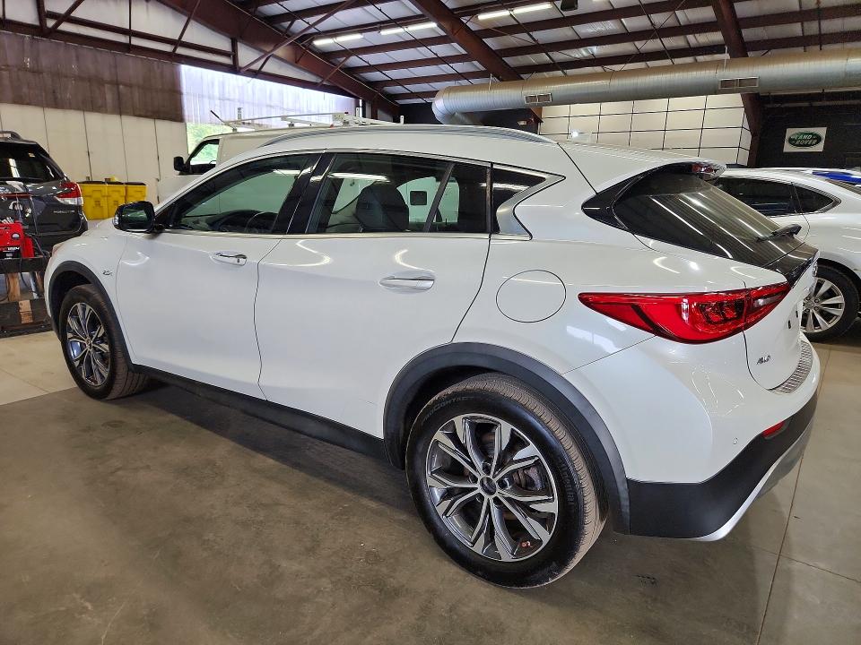 Photo 2 from auction – 2017 INFINITI QX30 with VIN SJKCH5CR3HA025992