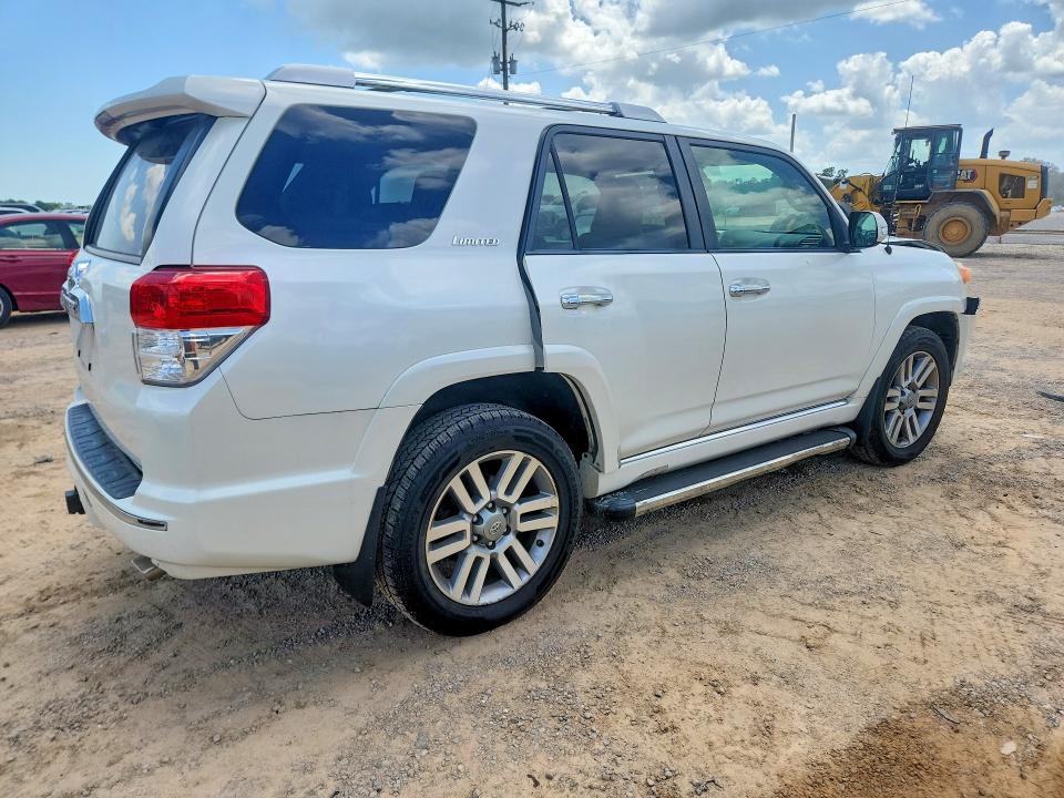 Photo 3 from auction – 2011 TOYOTA 4RUNNER with VIN JTEBU5JR6B5074323