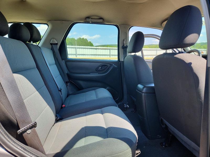 Photo 11 from auction – 2005 FORD ESCAPE with VIN 1FMYU92Z75KC44498