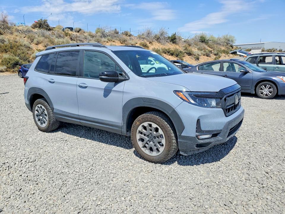 Photo 4 from auction – 2025 HONDA PASSPORT with VIN 5FNYF8H68SB012068