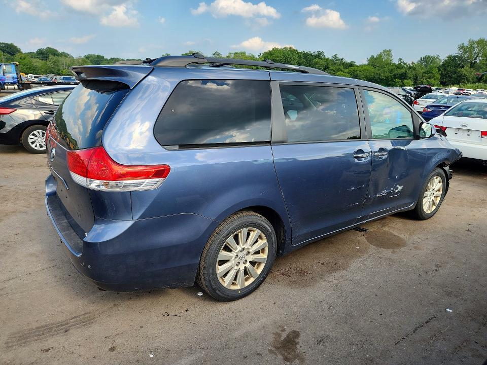 Photo 3 from auction – 2013 TOYOTA SIENNA with VIN 5TDDK3DC0DS061353