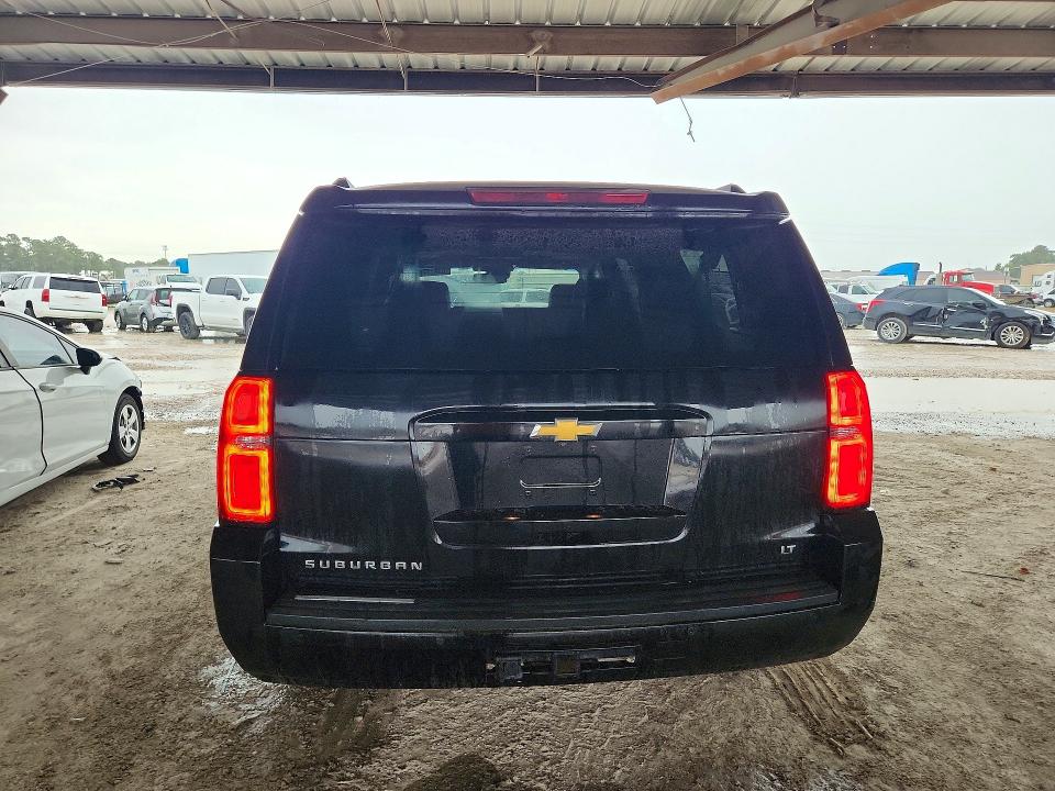Photo 6 from auction – 2016 CHEVROLET SUBURBAN with VIN 1GNSKHKC5GR365277