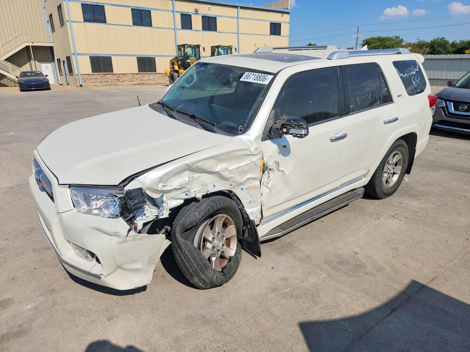 TOYOTA 4RUNNER 2013 مع رقم تعريف المركبة JTEZU5JR5D5053304 - صورة من المزاد