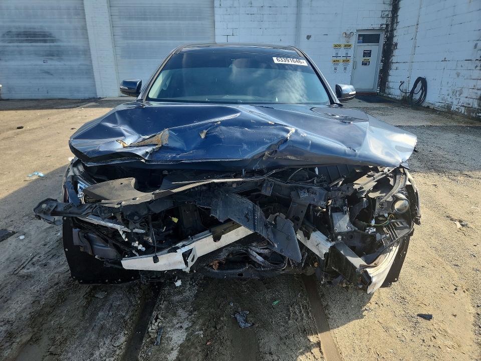 Photo 5 from auction – 2015 HYUNDAI GENESIS with VIN KMHGN4JE2FU041793