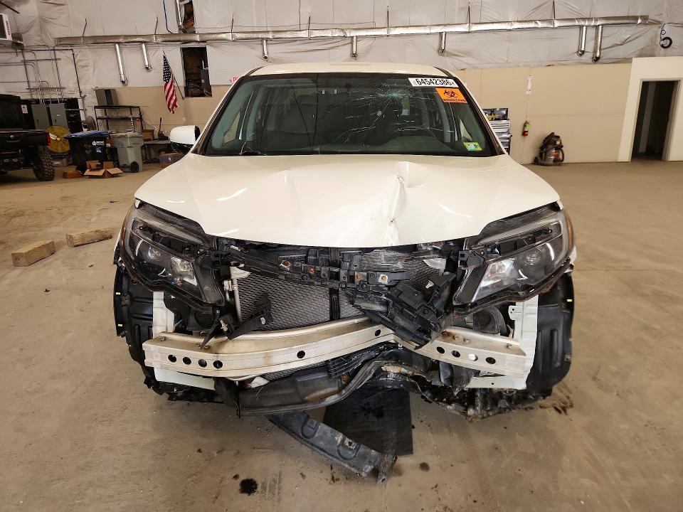 Photo 5 from auction – 2019 HONDA RIDGELINE with VIN 5FPYK3F18KB033581