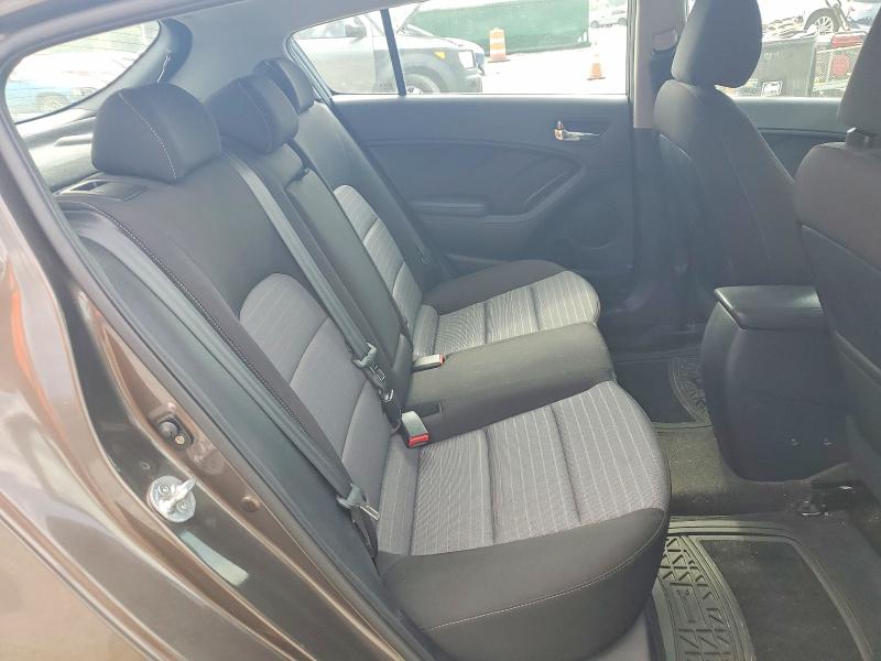 Photo 10 from auction – 2014 KIA FORTE with VIN KNAFX5A82E5158693