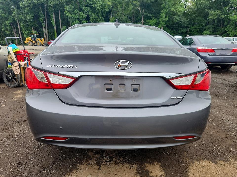 Фото 6 с аукциона – 2011 HYUNDAI SONATA с VIN 5NPEC4AC9BH156914