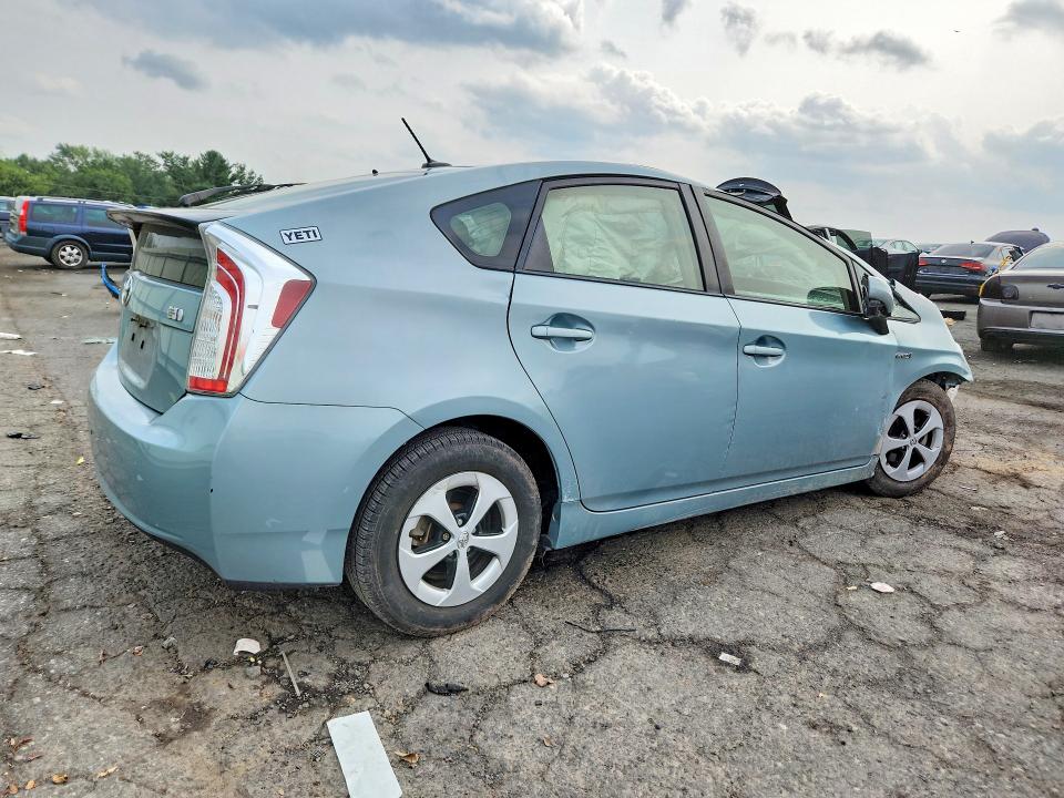 Photo 3 from auction – 2015 TOYOTA PRIUS with VIN JTDKN3DU9F1969209