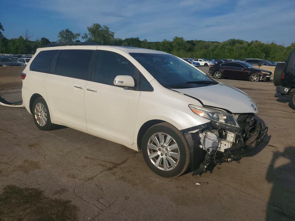 Zdjęcie 4 z aukcji – 2015 TOYOTA SIENNA z VIN 5TDDK3DC0FS108612