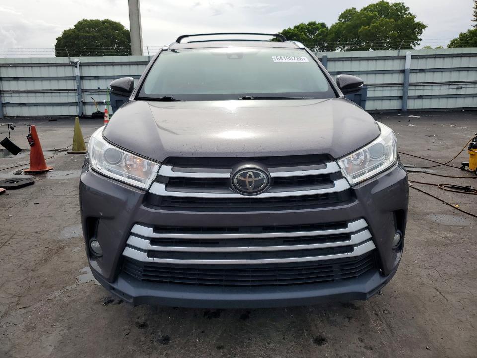Photo 5 from auction – 2019 TOYOTA HIGHLANDER with VIN 5TDKZRFHXKS557062
