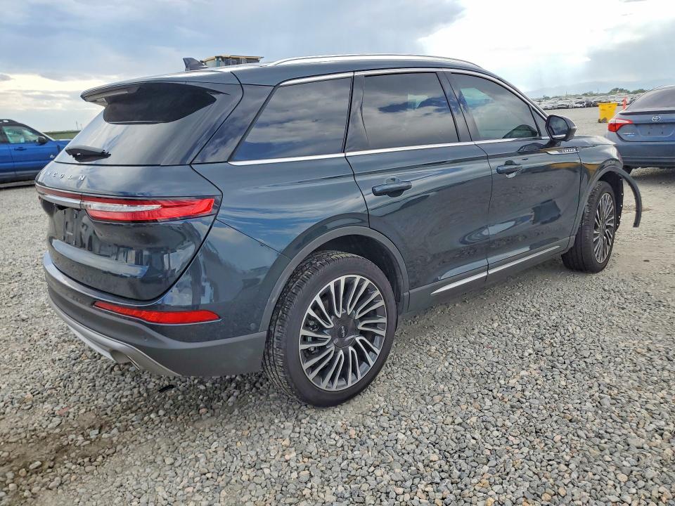Photo 3 from auction – 2022 LINCOLN CORSAIR with VIN 5LMCJ2D90NUL26713