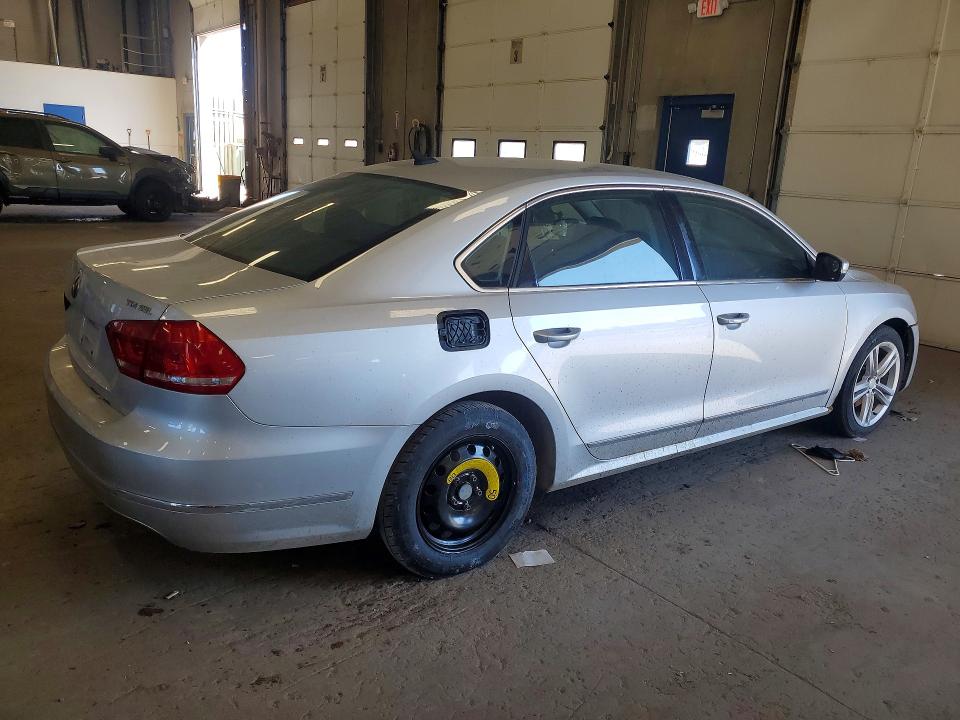 Photo 3 from auction – 2013 VOLKSWAGEN PASSAT with VIN 1VWCN7A32DC108220