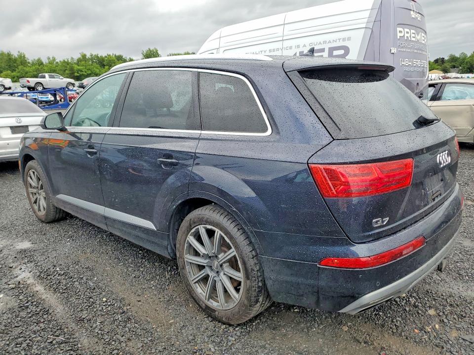 Фото 2 с аукциона – 2017 AUDI Q7 с VIN WA1LAAF78HD004865