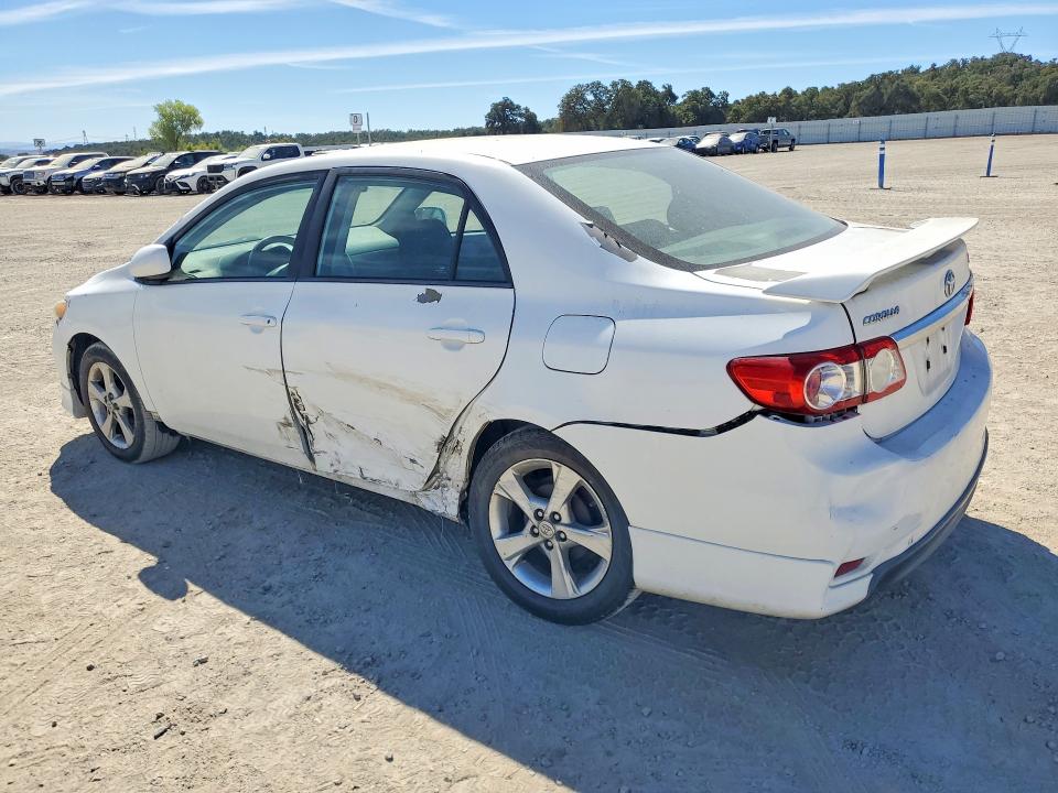 Photo 2 from auction – 2013 TOYOTA COROLLA with VIN 5YFBU4EE8DP136106