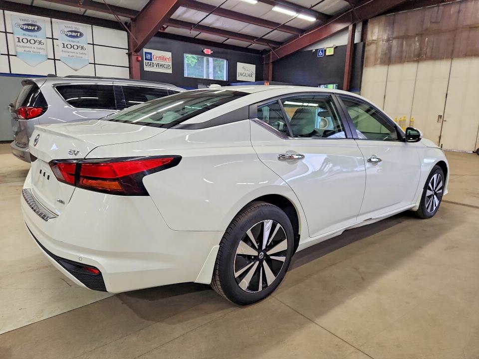 Photo 3 from auction – 2022 NISSAN ALTIMA with VIN 1N4BL4DWXNN336678