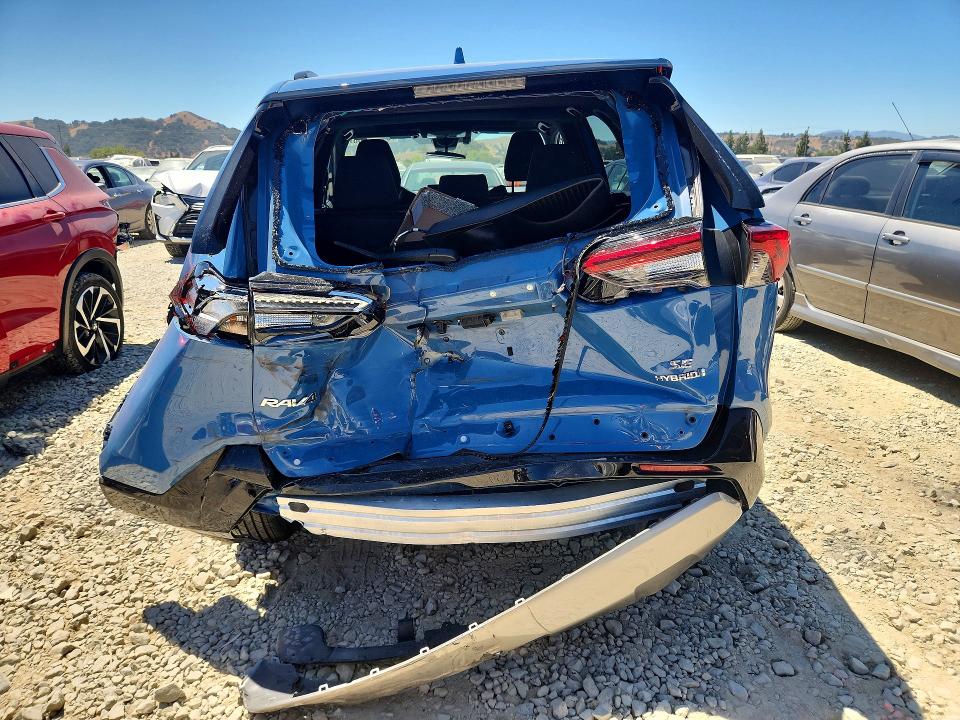 Photo 6 from auction – 2022 TOYOTA RAV4 with VIN 4T3T6RFV4NU096205