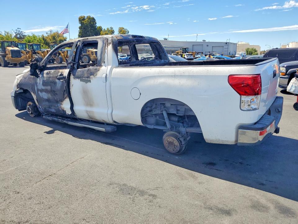 Photo 2 from auction – 2011 TOYOTA TUNDRA with VIN 5TFRM5F18BX032634