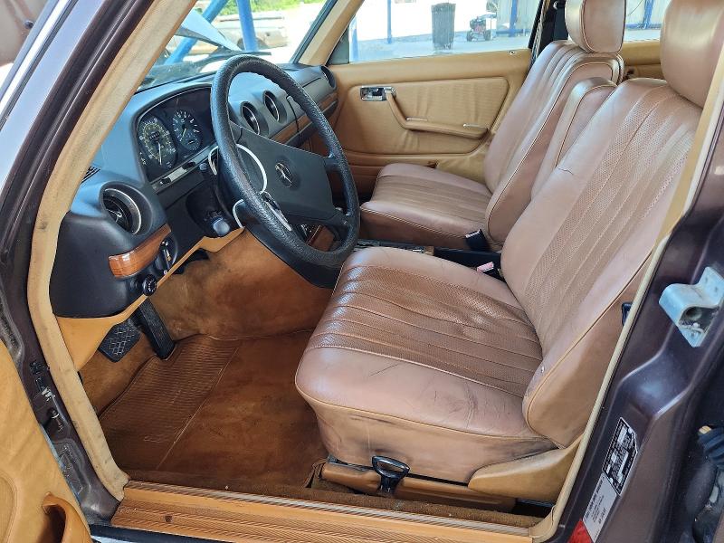 Photo 7 from auction – 1985 MERCEDES-BENZ 300 with VIN WDBAB33CXFA272238