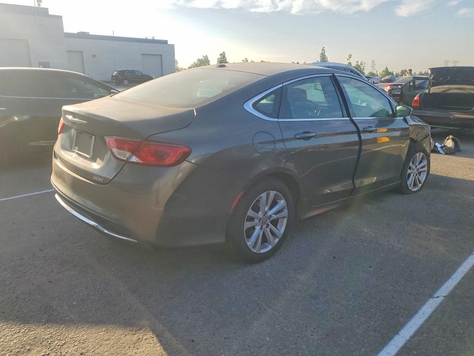 Photo 3 from auction – 2015 CHRYSLER 200 with VIN 1C3CCCABXFN747417