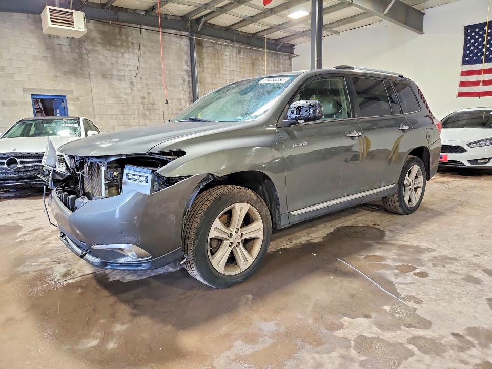 2013 TOYOTA HIGHLANDER - Търг №65535686