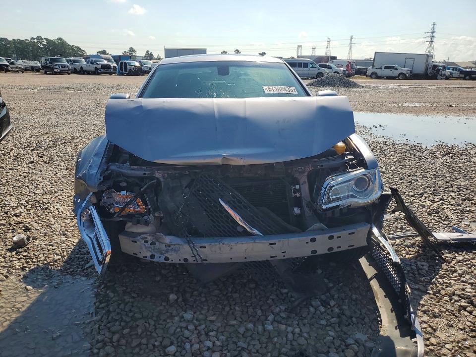Photo 5 from auction – 2015 CHRYSLER 300 with VIN 2C3CCAAG4FH853676