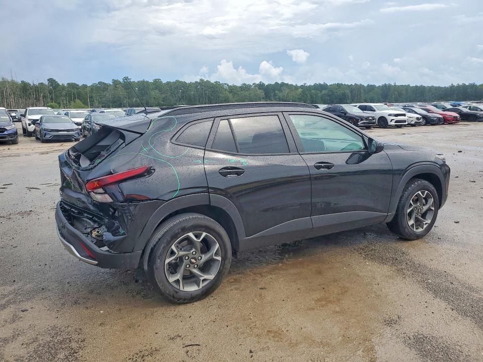 Photo 3 from auction – 2025 CHEVROLET TRAX with VIN KL77LHEP3SC049055