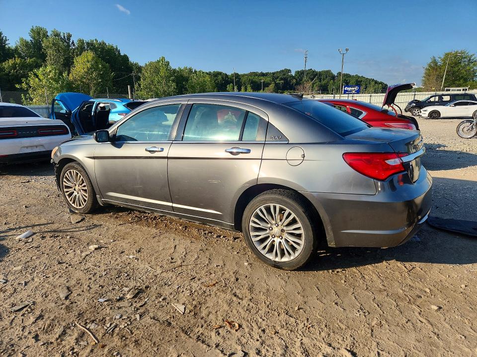 Photo 2 from auction – 2012 CHRYSLER 200 with VIN 1C3CCBCG2CN258136