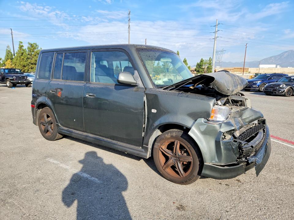 Photo 4 from auction – 2005 SCION XB with VIN JTLKT324450174652