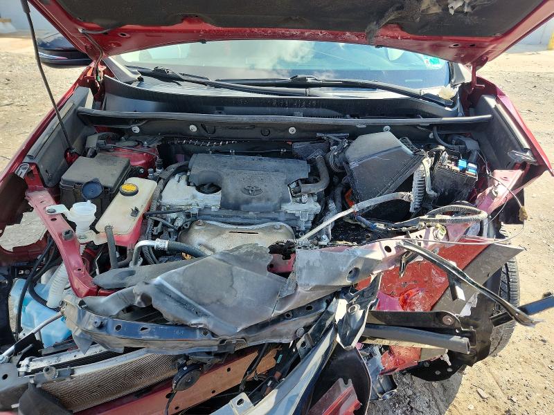 Photo 12 from auction – 2018 TOYOTA RAV4 with VIN 2T3RFREVXJW835972