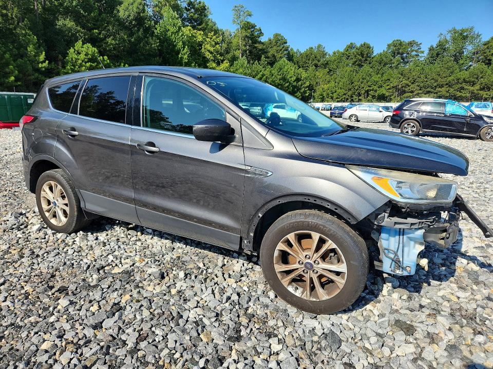 Photo 4 from auction – 2017 FORD ESCAPE with VIN 1FMCU0GD5HUE38944