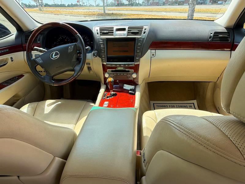 Foto 9 de la subasta – 2012 LEXUS LS con VIN JTHBL5EF9C5109119