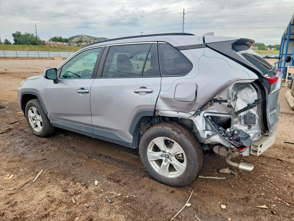 Photo 2 from auction – 2021 TOYOTA RAV4 with VIN 2T3P1RFV0MC151863