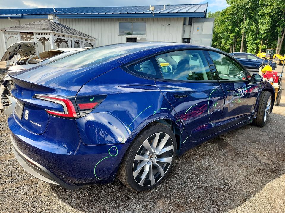 Foto 3 de la subasta – 2024 TESLA MODEL 3 con VIN 5YJ3E1EB2RF769354