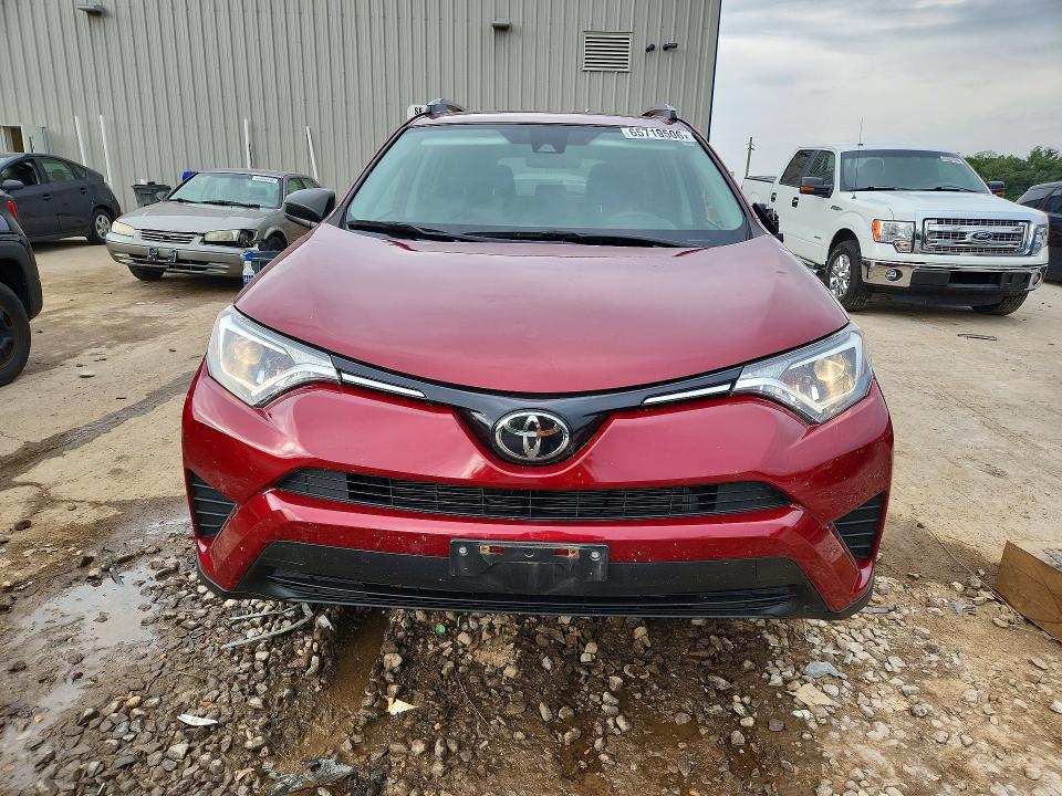 Foto 5 de la subasta – 2018 TOYOTA RAV4 con VIN 2T3BFREV9JW829646