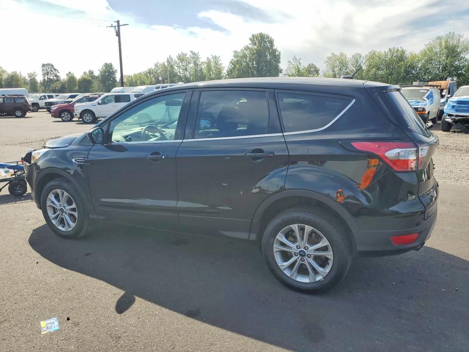 Фото 2 с аукциона – 2017 FORD ESCAPE с VIN 1FMCU9GD8HUC77817