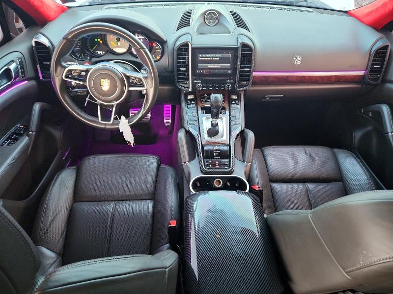 صورة رقم 8 من المزاد - 2017 PORSCHE CAYENNE مع VIN WP1AE2A25HLA71480