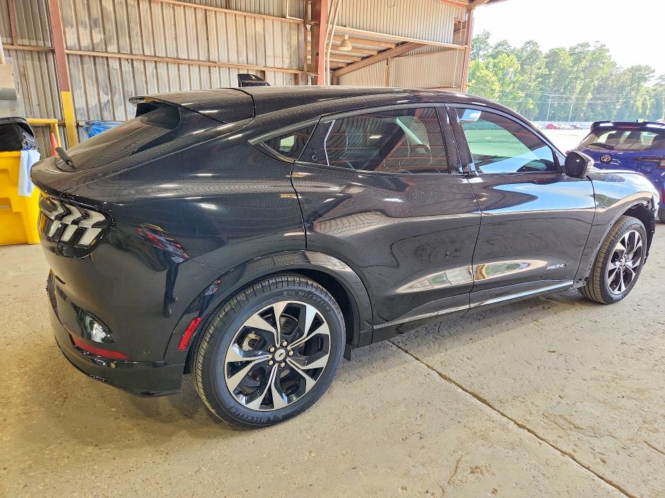 Photo 3 from auction – 2021 FORD MUSTANG MACH-E with VIN 3FMTK3R74MMA43196
