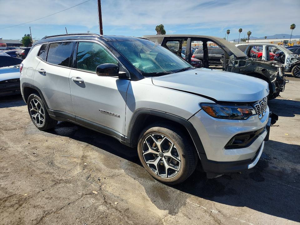 Photo 4 from auction – 2025 JEEP COMPASS with VIN 3C4NJDCN8ST596773