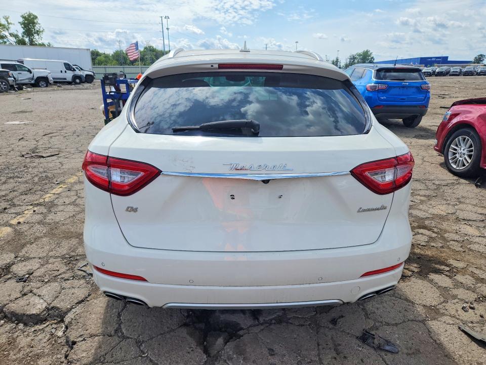 Photo 6 from auction – 2020 MASERATI LEVANTE with VIN ZN661XUL4LX349869