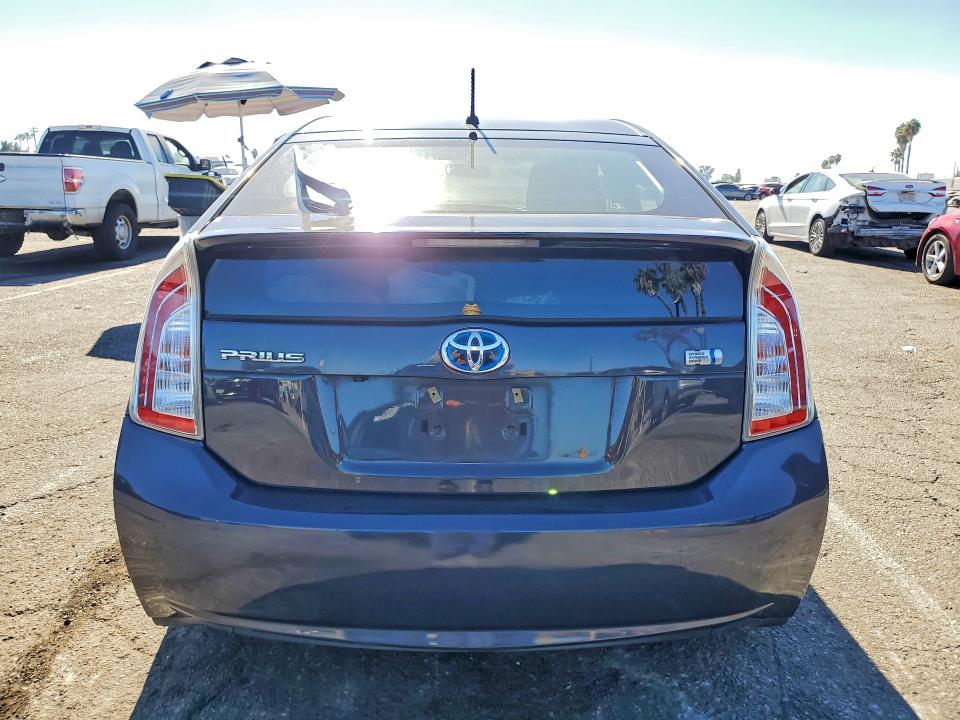 Снимка 6 от търг – 2015 TOYOTA PRIUS с VIN JTDKN3DU7F0442758