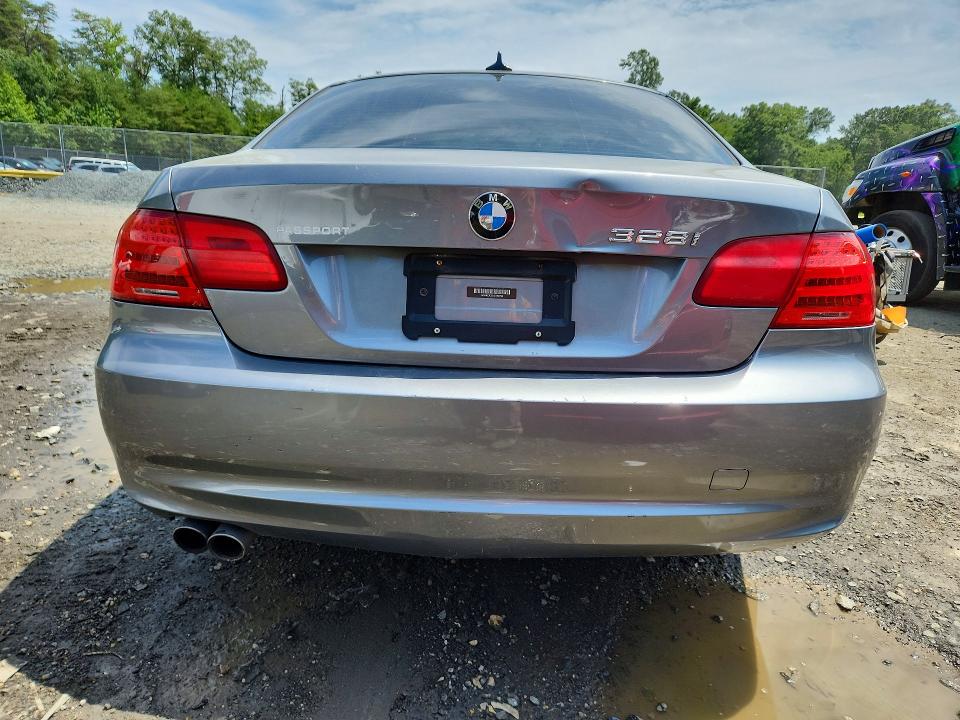 صورة رقم 6 من المزاد - 2012 BMW 328 مع VIN WBAKE3C55CE769794