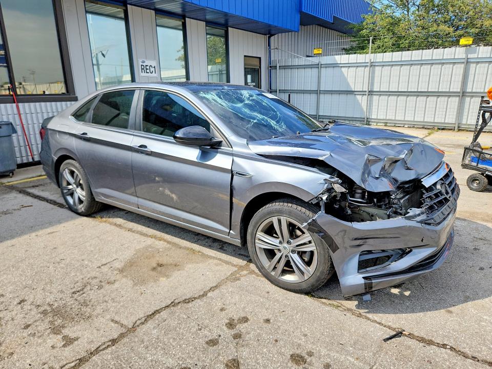 Photo 4 from auction – 2019 VOLKSWAGEN JETTA with VIN 3VWC57BU6KM103329