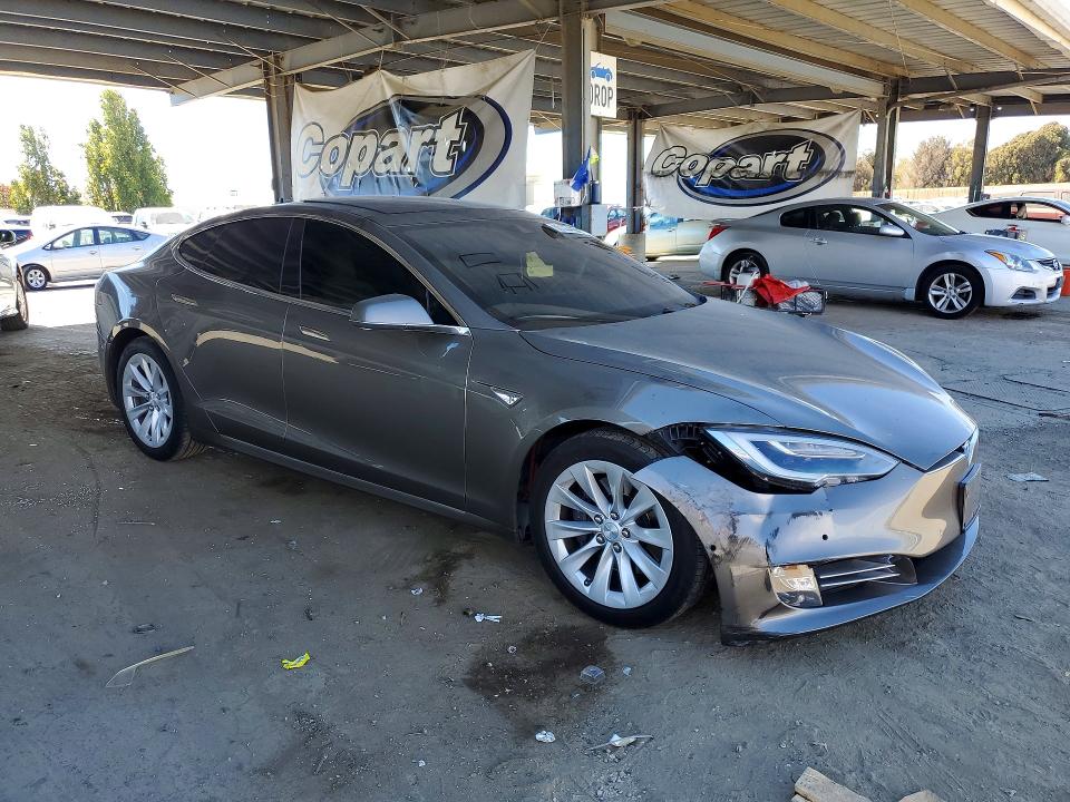 Photo 4 from auction – 2016 TESLA MODEL S with VIN 5YJSA1E27GF149278