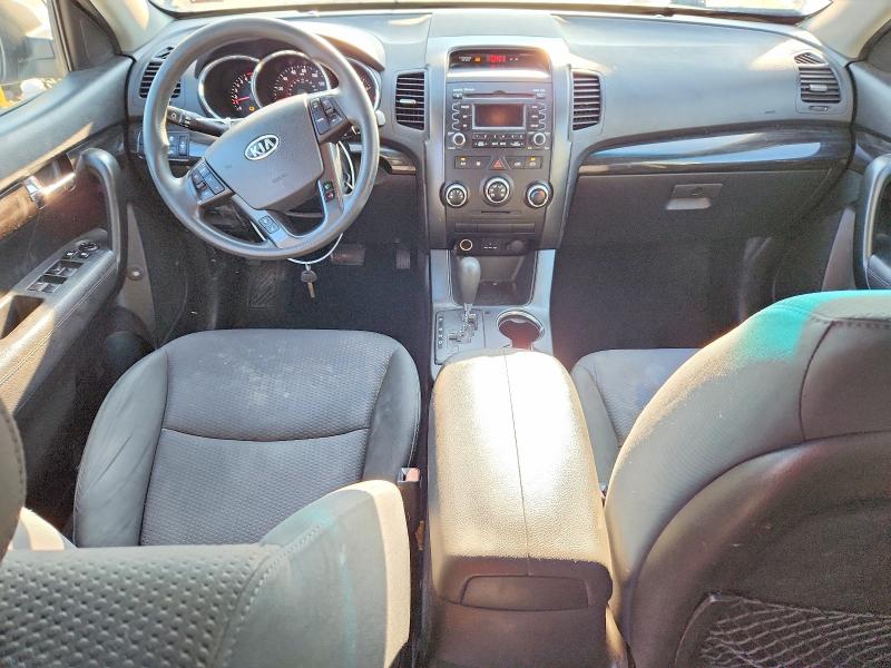 Photo 8 from auction – 2011 KIA SORENTO with VIN 5XYKTCA14BG070879