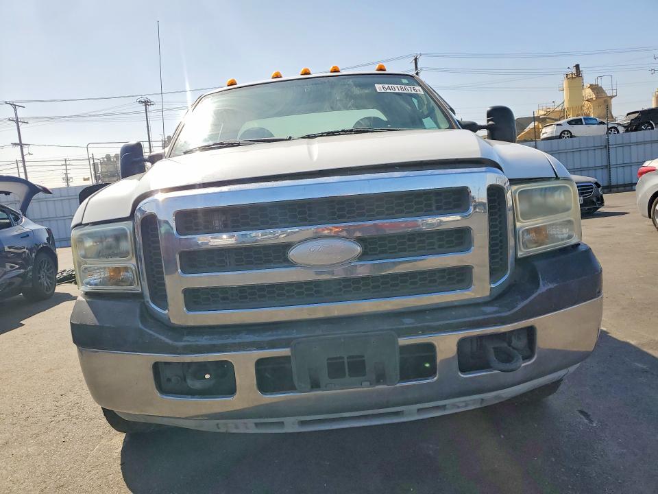 Photo 5 from auction – 2007 FORD F350 with VIN 1FDWX34P17EB43031
