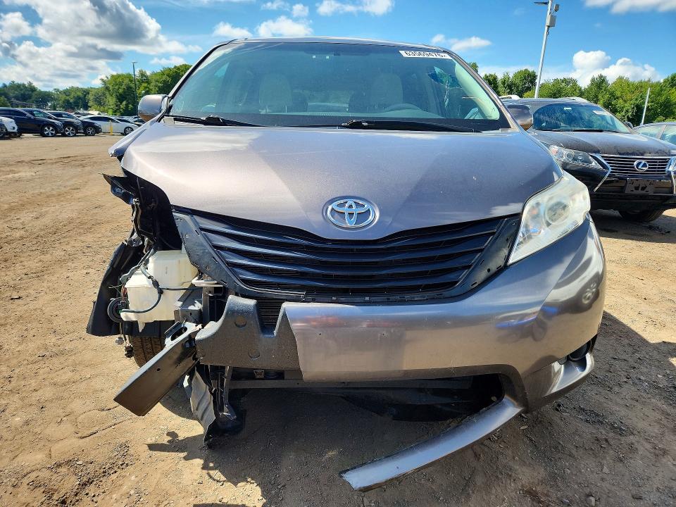 Photo 5 from auction – 2013 TOYOTA SIENNA with VIN 5TDKK3DC9DS281324