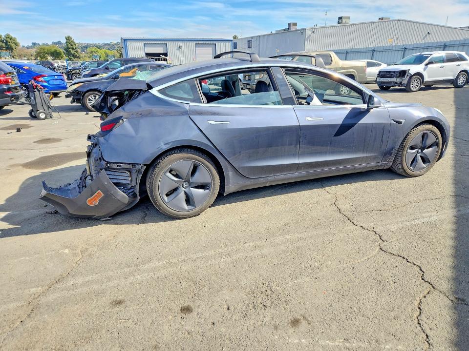 Photo 3 from auction – 2018 TESLA MODEL 3 with VIN 5YJ3E1EB8JF066314