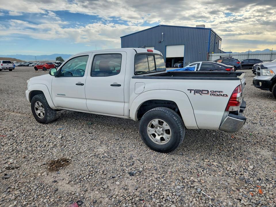 Photo 2 from auction – 2015 TOYOTA TACOMA with VIN 3TMLU4EN6FM186503